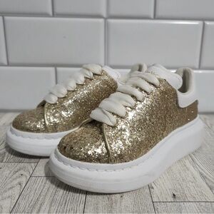 Alexander McQueen Girls Shoes Gold Glitter Size 9.5C/26